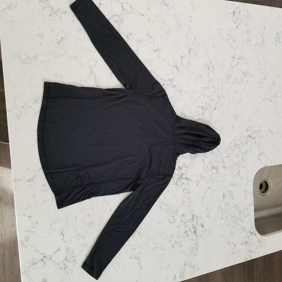 LL Bean Black Polyester and Spandex Sporty Hoodie - Picture 12 of 12